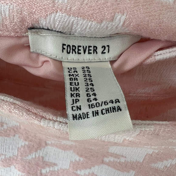 Forever 21 Pink and White Houndstooth Mini Skirt with Retro Belt Detail - XS/25 - Picture 3 of 3
